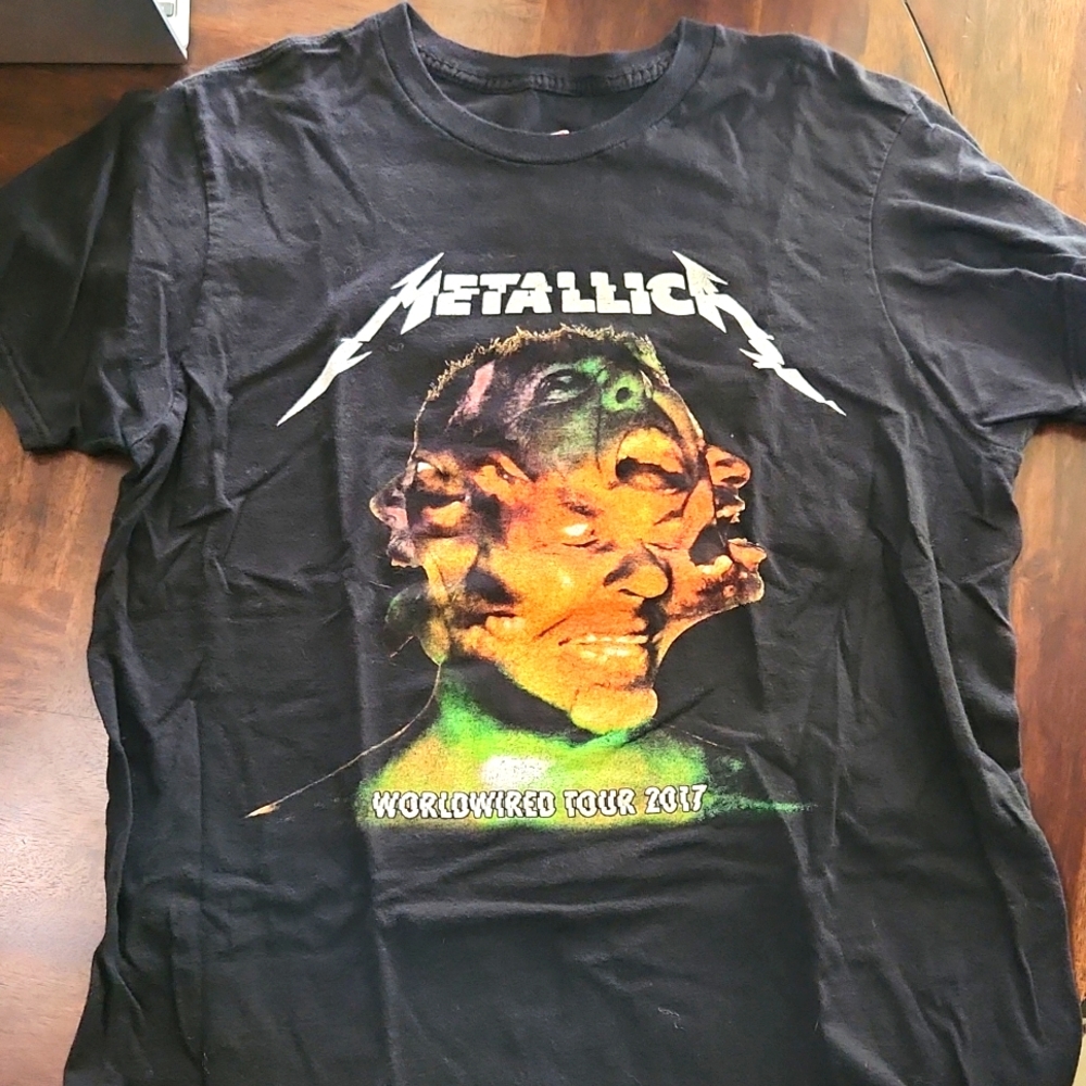 Metallica tour tshirt medium